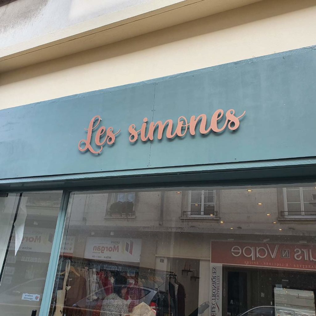 LES SIMONES